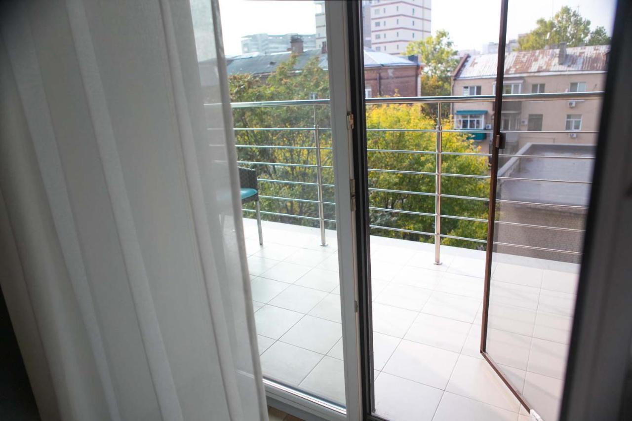 Stylish 1 Bedroom Studio Near Most City Dnipro Ngoại thất bức ảnh