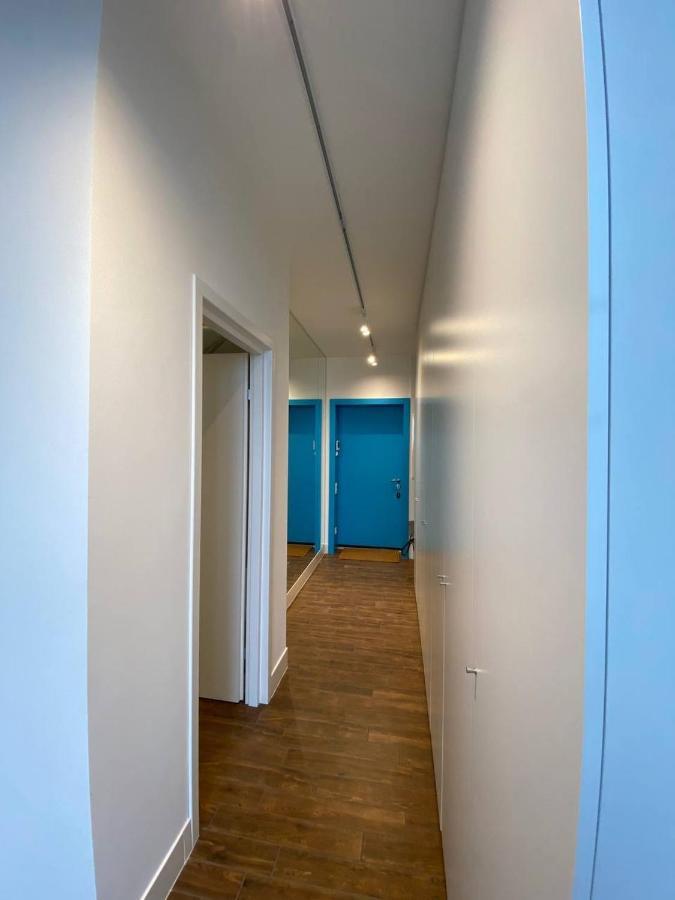 Stylish 1 Bedroom Studio Near Most City Dnipro Ngoại thất bức ảnh