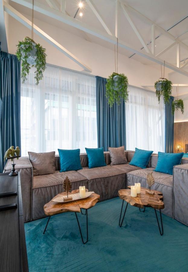 Stylish 1 Bedroom Studio Near Most City Dnipro Ngoại thất bức ảnh